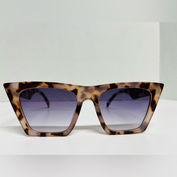 Accessories - Trendy Cat Eye Purple Tint Fashion Accessories Sunglasses